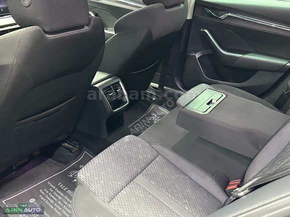 2023 YENİ KASA SKODA OCTAVİA 1.5 E-TEC PREMİUM DSG HİBRİT