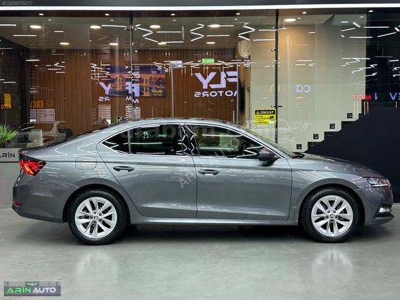 2023 YENİ KASA SKODA OCTAVİA 1.5 E-TEC PREMİUM DSG HİBRİT