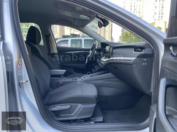 AUTO ARZEL 2023 SKODA OCTAVİA 1.5 TSİ E-TEC PREMİUM SERVİS BAKIM
