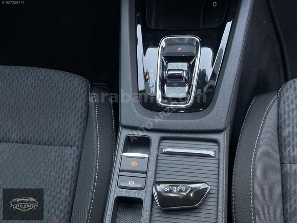 AUTO ARZEL 2023 SKODA OCTAVİA 1.5 TSİ E-TEC PREMİUM SERVİS BAKIM
