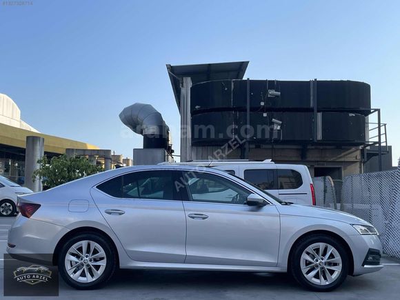 AUTO ARZEL 2023 SKODA OCTAVİA 1.5 TSİ E-TEC PREMİUM SERVİS BAKIM