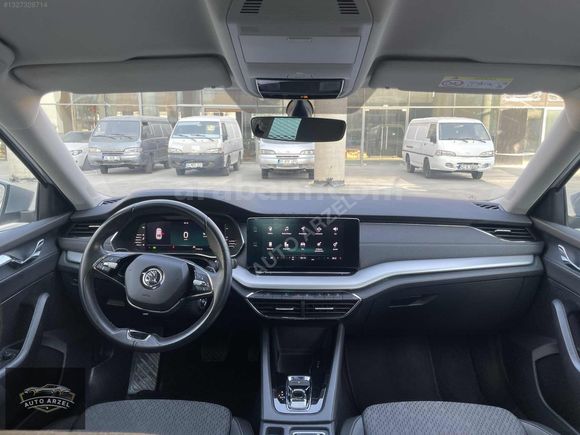 AUTO ARZEL 2023 SKODA OCTAVİA 1.5 TSİ E-TEC PREMİUM SERVİS BAKIM