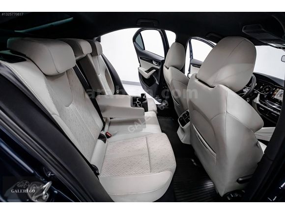 HATASIZ/BOYASIZ/2021/OCTAVİA 1.5 e-Tec Premium 58.000KM/MAVİ+BEJ