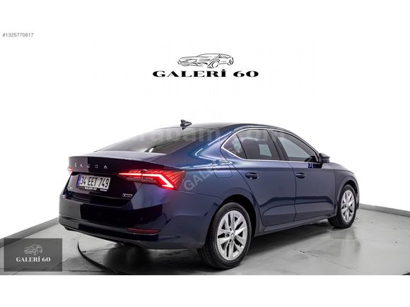 HATASIZ/BOYASIZ/2021/OCTAVİA 1.5 e-Tec Premium 58.000KM/MAVİ+BEJ