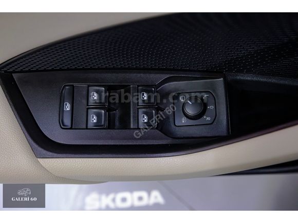 HATASIZ/BOYASIZ/2021/OCTAVİA 1.5 e-Tec Premium 58.000KM/MAVİ+BEJ