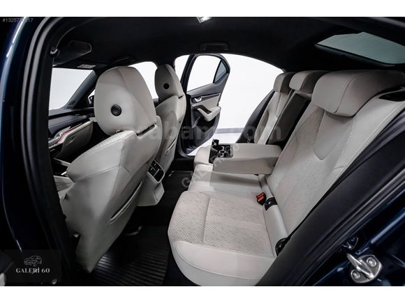 HATASIZ/BOYASIZ/2021/OCTAVİA 1.5 e-Tec Premium 58.000KM/MAVİ+BEJ