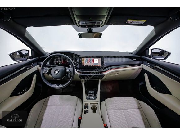 HATASIZ/BOYASIZ/2021/OCTAVİA 1.5 e-Tec Premium 58.000KM/MAVİ+BEJ