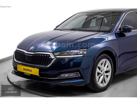 HATASIZ/BOYASIZ/2021/OCTAVİA 1.5 e-Tec Premium 58.000KM/MAVİ+BEJ
