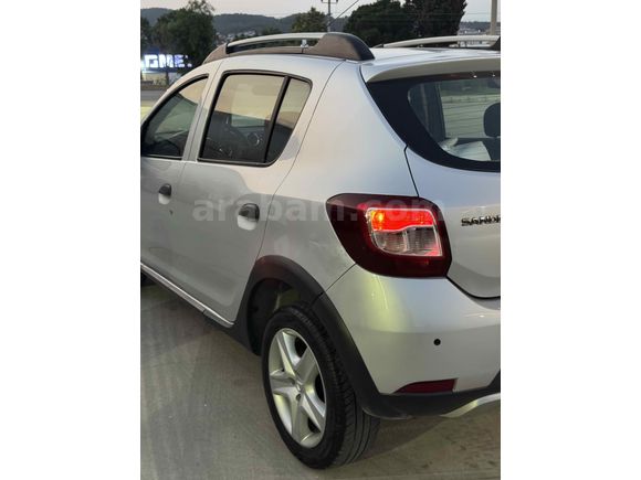 Sahibinden Dacia Sandero 1.5 dCi Stepway 2015 Model 