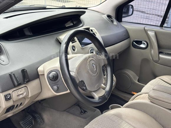 OTOMATİK 2005 RENAULT SCENİC 1.6 PRİVİLEGE SUNROOFLU