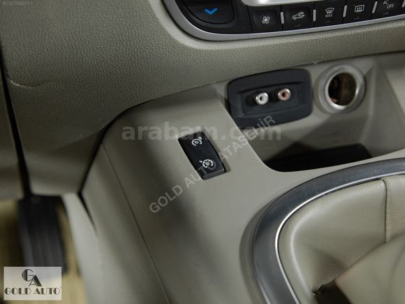 GOLD AUTO'DAN 2011 SCENİC 1.5DCI EXPRESSİON 12AY KREDİ K.TAKSİT