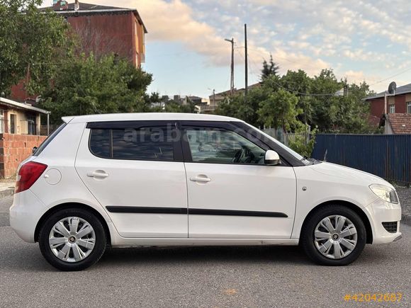 2011 SKODA FABİA 1.2 BENZİN 2.5 PARÇA BOYALI