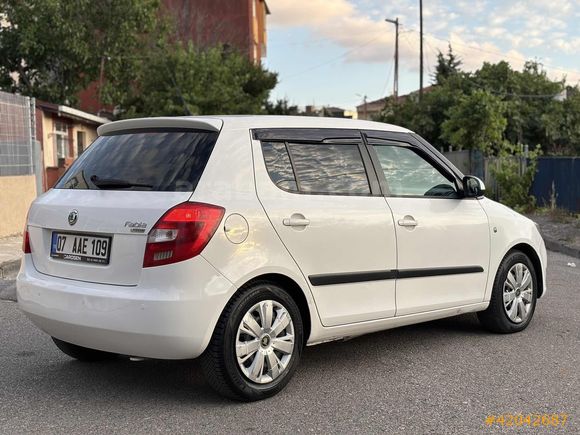 2011 SKODA FABİA 1.2 BENZİN 2.5 PARÇA BOYALI