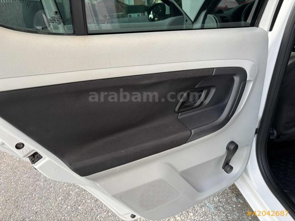 2011 SKODA FABİA 1.2 BENZİN 2.5 PARÇA BOYALI