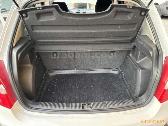 2011 SKODA FABİA 1.2 BENZİN 2.5 PARÇA BOYALI