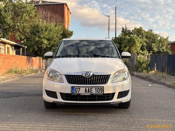 2011 SKODA FABİA 1.2 BENZİN 2.5 PARÇA BOYALI