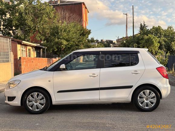 2011 SKODA FABİA 1.2 BENZİN 2.5 PARÇA BOYALI