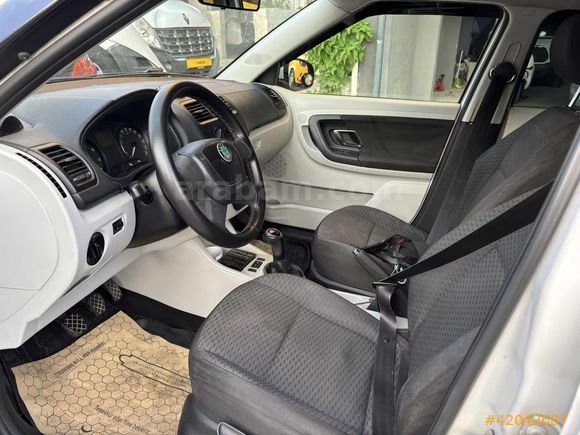 2011 SKODA FABİA 1.2 BENZİN 2.5 PARÇA BOYALI