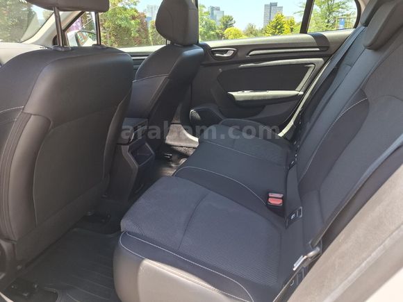 Sahibinden Renault Megane 1.3 TCe Joy 2021 Model