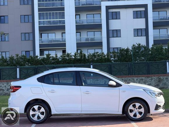 PODIUM AUTO 2024 TALİANT S.BAKIMLI PARK SENSÖRÜ GSR'Lİ