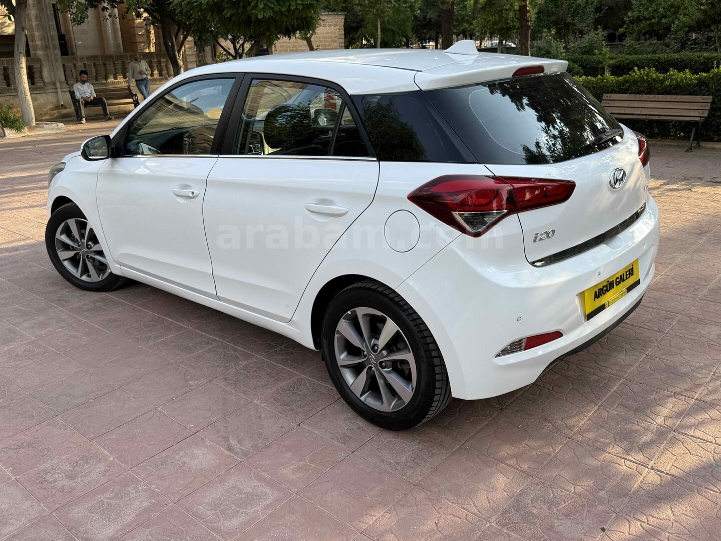 Galeriden Hyundai i20 1.2 MPI Elite 2014 Model Şanlıurfa 110.000 km Beyaz 5