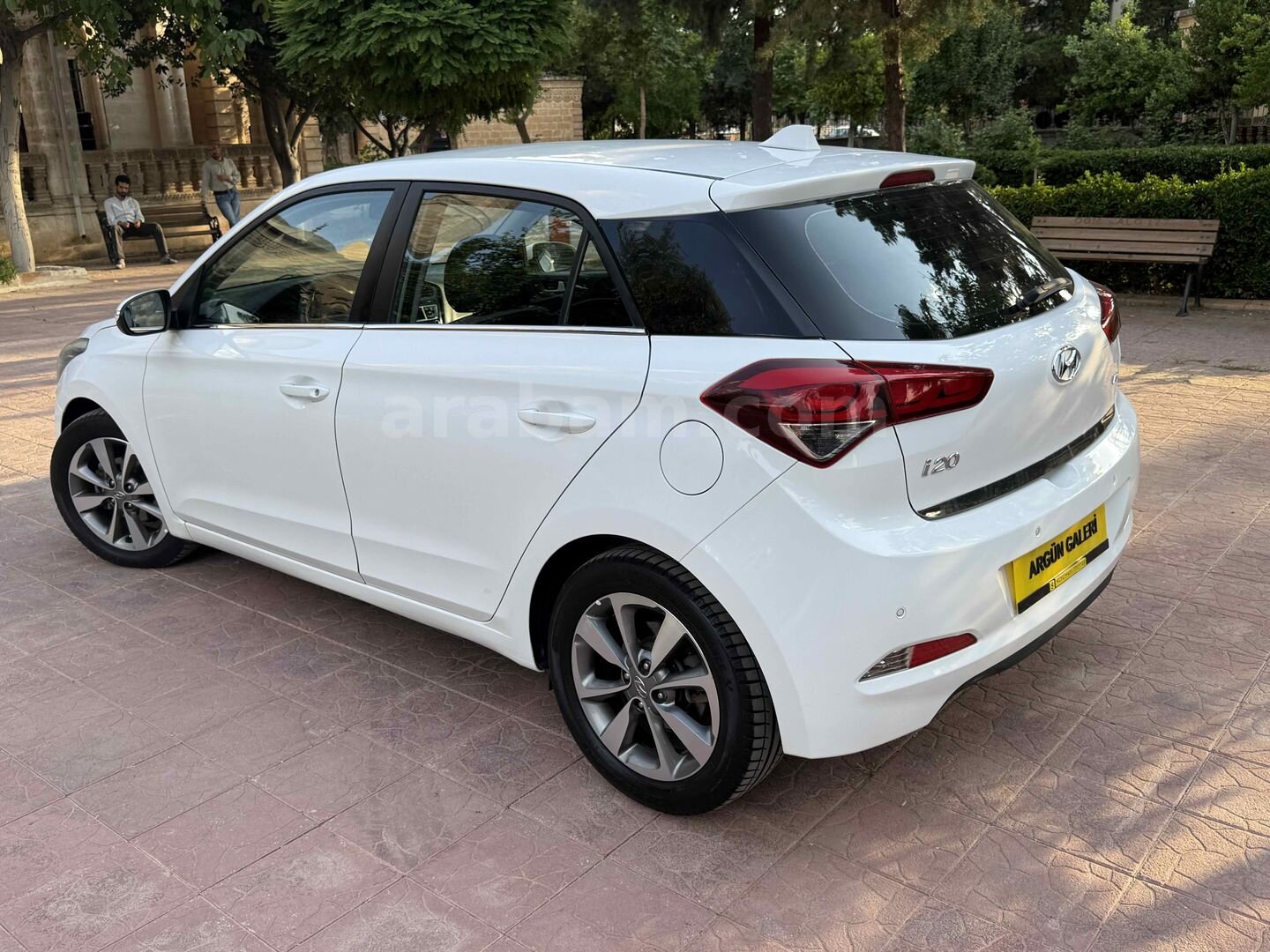 Galeriden Hyundai i20 1.2 MPI Elite 2014 Model Şanlıurfa 110.000 km Beyaz 6