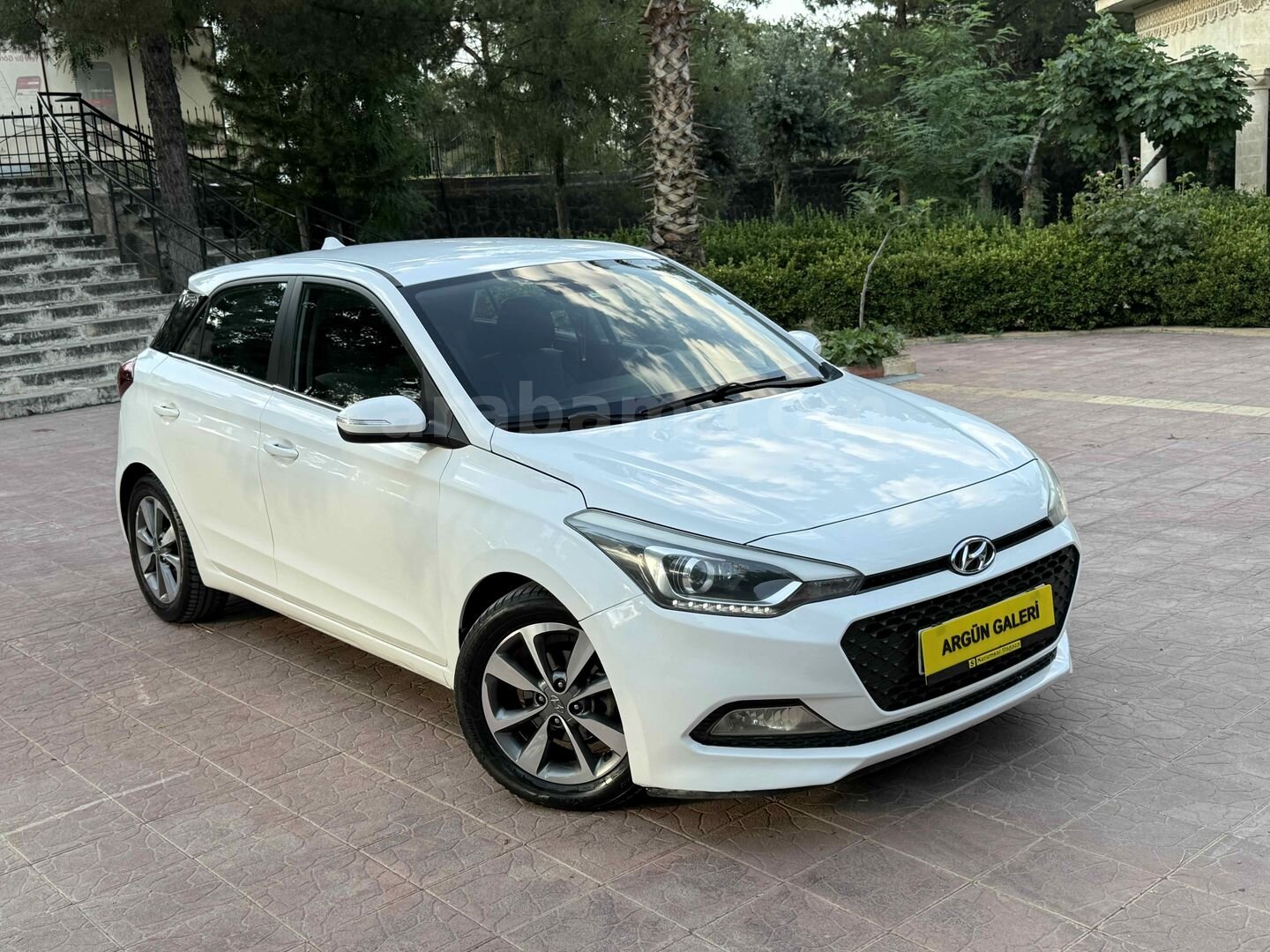Galeriden Hyundai i20 1.2 MPI Elite 2014 Model Şanlıurfa 110.000 km Beyaz 4
