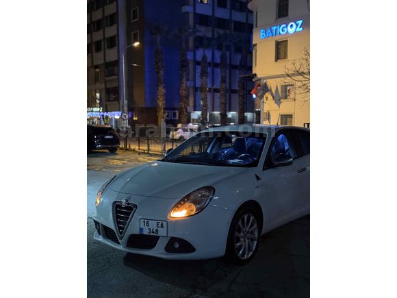 Sahibinden Alfa Romeo Giulietta 1.6 JTD Distinctive 2012 Model 