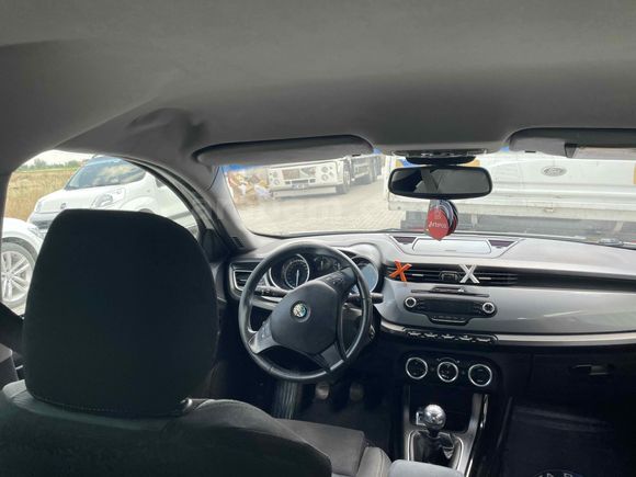 Sahibinden Alfa Romeo Giulietta 1.6 JTD Distinctive 2012 Model 