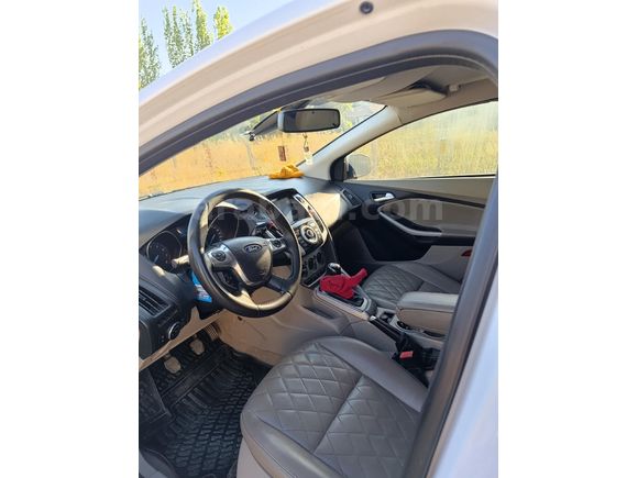 Sahibinden Ford Focus 1.6 Ti-VCT Style 2013 Model