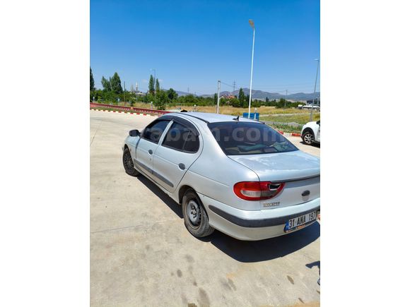 Sahibinden Renault Megane 1.6 RTA 2000 Model 