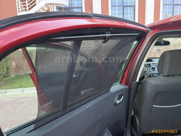 2004 MODEL 145 BİN KM DE BENZİNLİ MEGANE 2 CAM GİBİ...