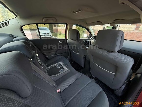 2004 MODEL 145 BİN KM DE BENZİNLİ MEGANE 2 CAM GİBİ...
