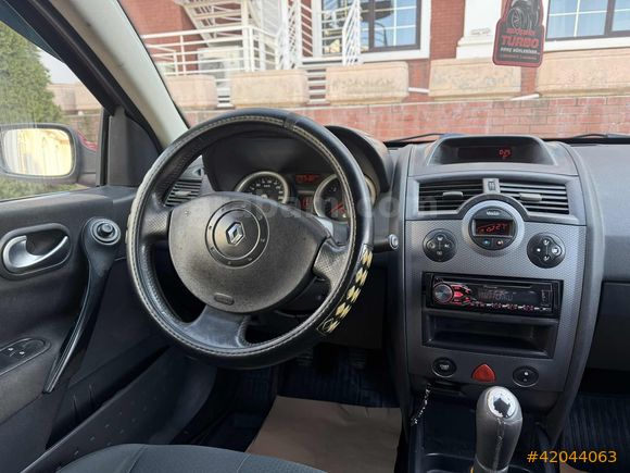 2004 MODEL 145 BİN KM DE BENZİNLİ MEGANE 2 CAM GİBİ...