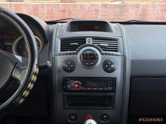 2004 MODEL 145 BİN KM DE BENZİNLİ MEGANE 2 CAM GİBİ...