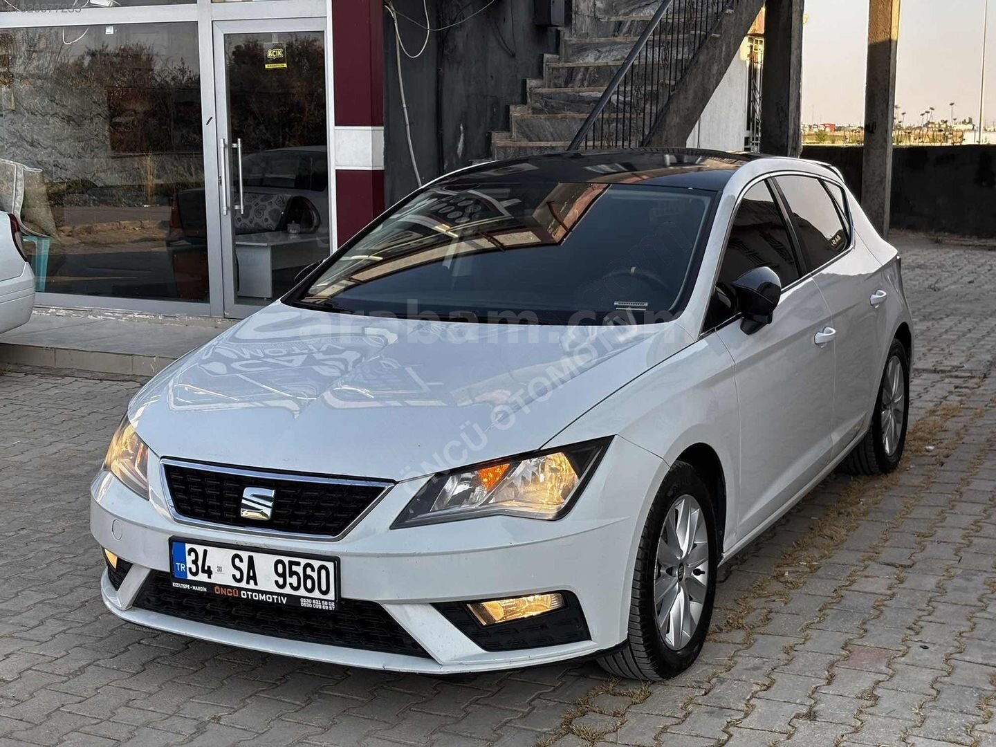 Galeriden Seat Leon 1.6 TDI Style 2017 Model Mardin 285.000 km Beyaz 2