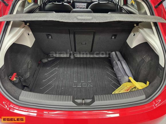 ESELES Orjinal Seat Leon S&S Style Cam Tavanlı 1.6 Tdi 110Hp Dsg
