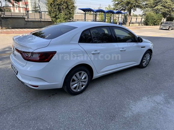 Sahibinden Renault Megane 1.3 TCe Joy 2021 Model 