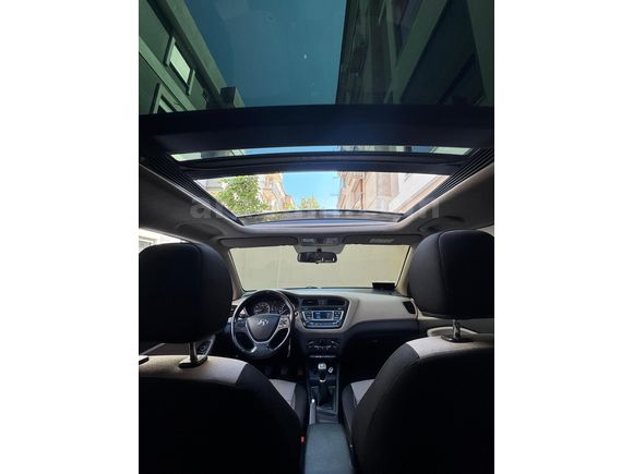Sahibinden Hyundai i20 1.2 MPI Style 2017 cam tavan    l