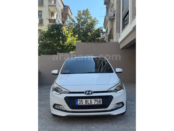 Sahibinden Hyundai i20 1.2 MPI Style 2017 cam tavan    l