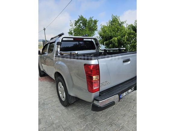 Sahibinden Isuzu D-Max 2.5 4x4 V-Cross 2014 Model Antalya