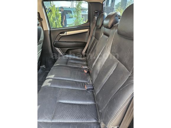 Sahibinden Isuzu D-Max 2.5 4x4 V-Cross 2014 Model Antalya