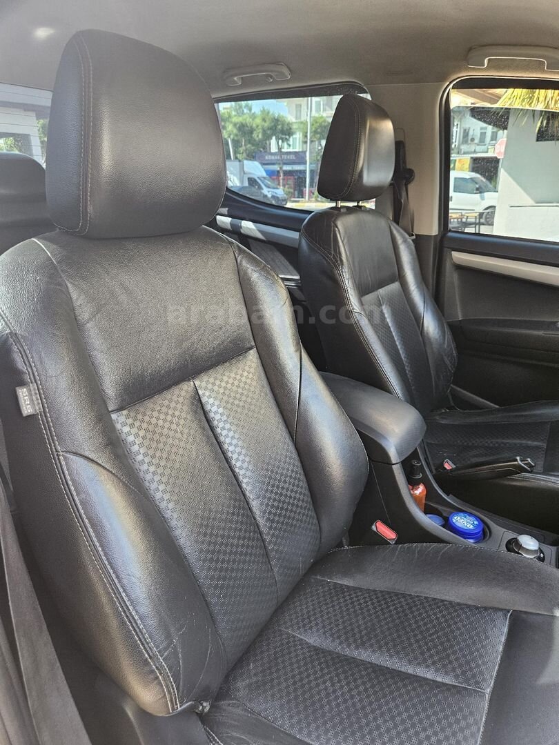 Sahibinden Isuzu D-Max 2.5 4x4 V-Cross 2014 Model Antalya 6