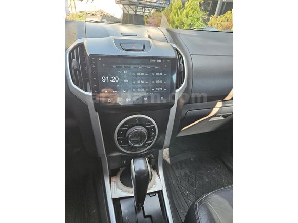 Sahibinden Isuzu D-Max 2.5 4x4 V-Cross 2014 Model Antalya