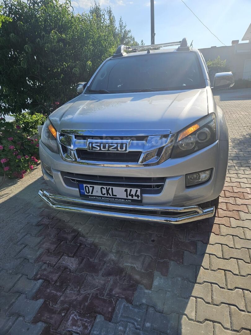 Sahibinden Isuzu D-Max 2.5 4x4 V-Cross 2014 Model Antalya 1
