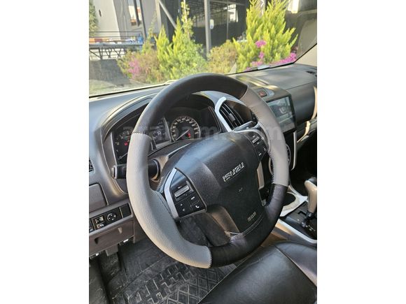 Sahibinden Isuzu D-Max 2.5 4x4 V-Cross 2014 Model Antalya