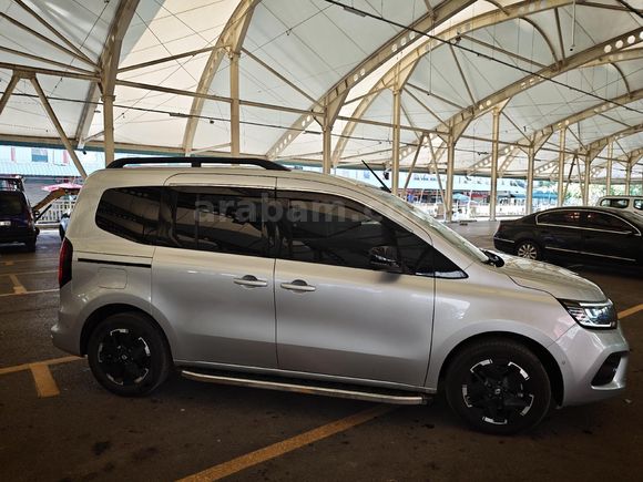 Sahibinden Renault Kangoo Multix 1.5 BluedCi Iconic 2026 Model