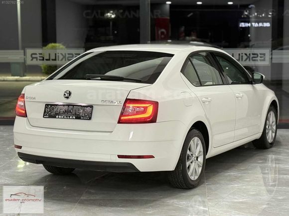 Eskiller'dn 2017 1.6 TDI Style 53.000 Km Octavia Emsalsiz