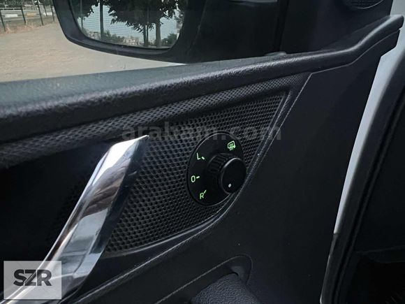 SZR MOTORS DAN 2016 MODEL 1.4 DİZEL SKODA RAPİP STYLE