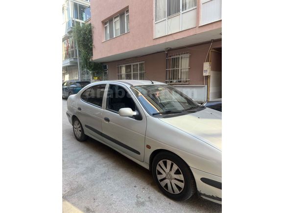 Sahibinden Renault Megane 1.4 Authentique 2003 Model 
